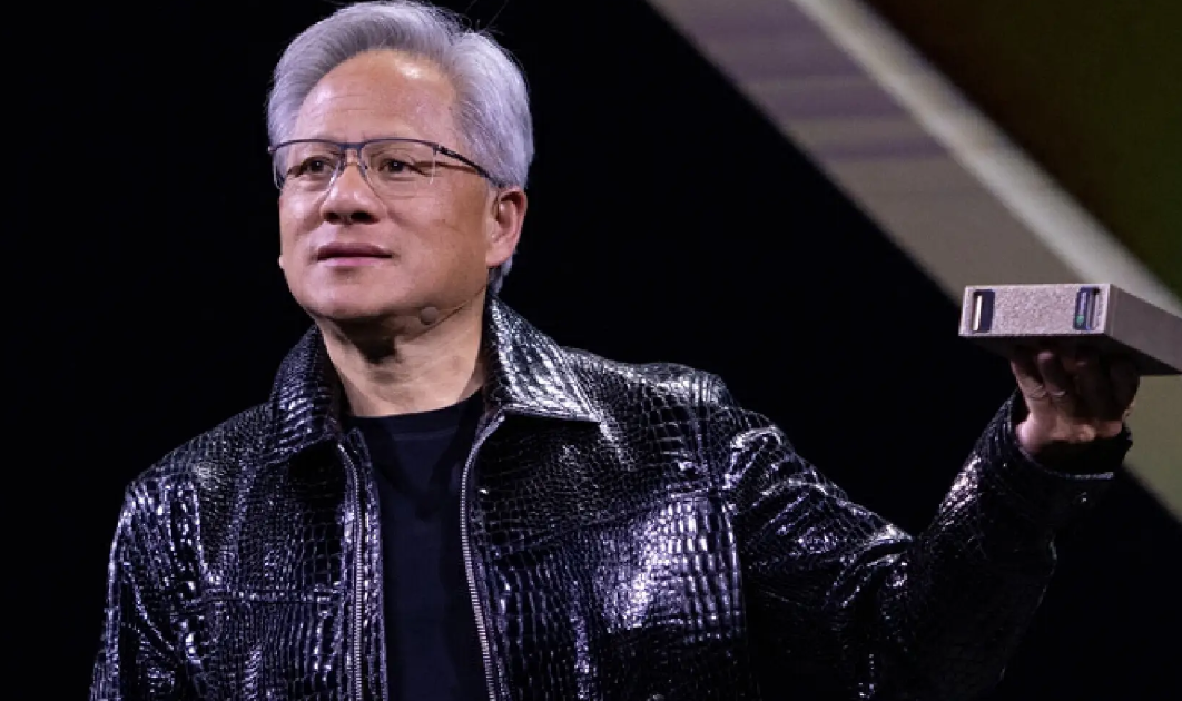 黄仁勋称美国建设一个数据中心需要三年:“中