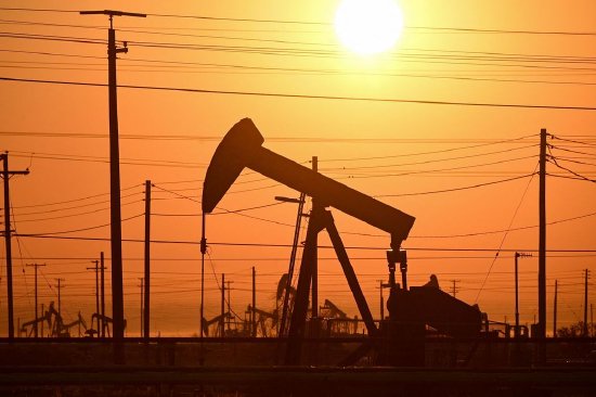 油价持稳 OPEC+温和增产释放谨慎信号