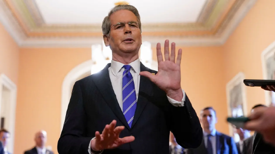 美国制裁俄罗斯两大石油巨头 财长放话准备采取